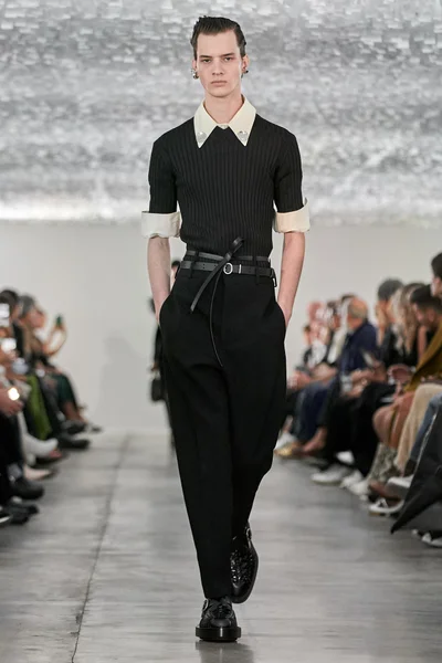 Look 7